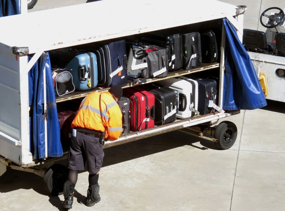 Easyjet start bag collection and deliver service.