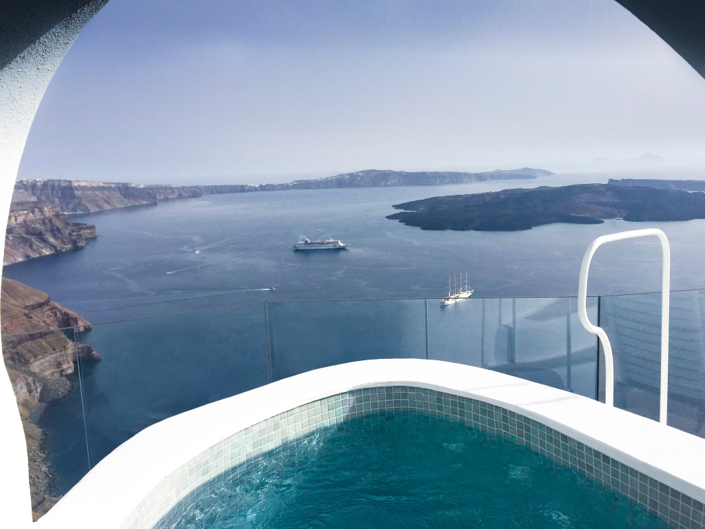 Discover the Mesmerizing Allure of Iconic Santorini - A Review of Imerovigli