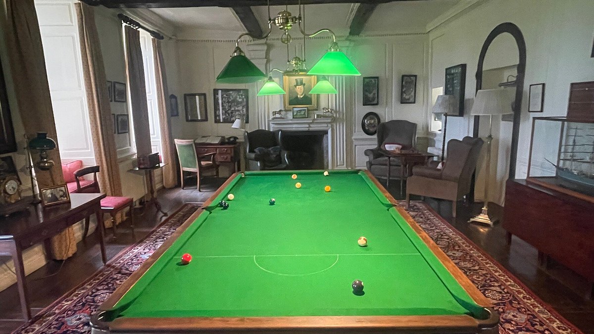 Discovering the Enchantment of Llangoed Hall - A Comprehensive Review