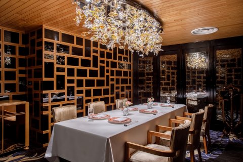 https//www.thetravelmagazine.net/review-lotte-hotel-moscow/